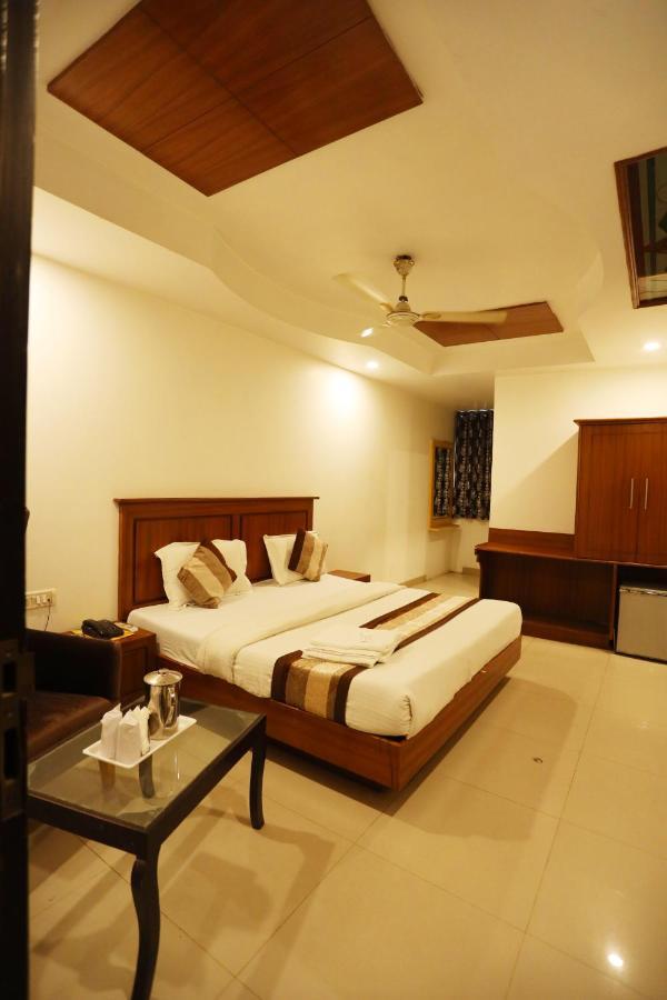 Hotel Maya 'New Delhi' Eksteriør bilde