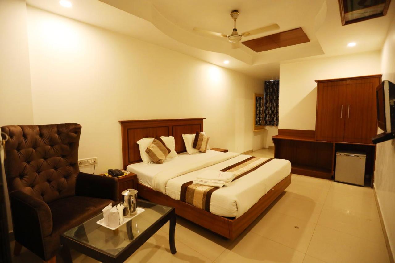 Hotel Maya 'New Delhi' Eksteriør bilde